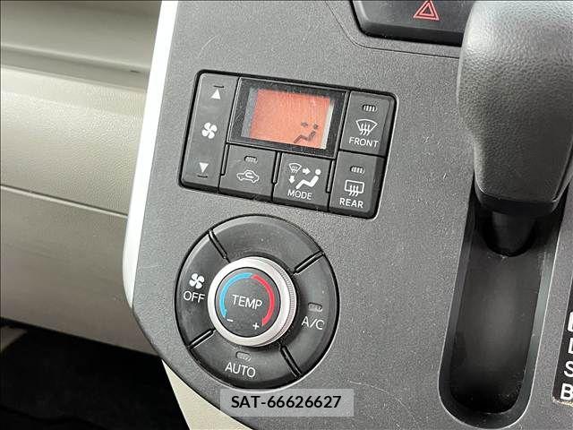 Daihatsu TANTO 2015-12 8831964-19