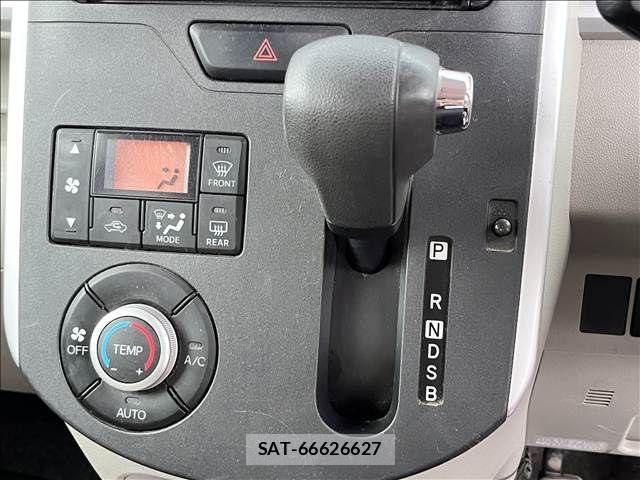 Daihatsu TANTO 2015-12 8831964-20