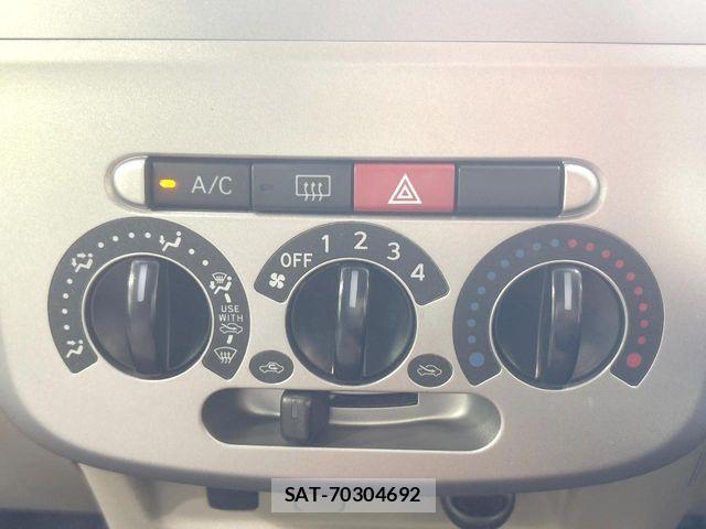 Daihatsu TANTO 2012-03 8831972-6