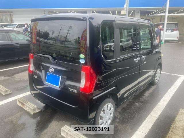 Daihatsu TANTO 2013-11 8831973-2