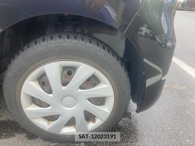 Daihatsu TANTO 2013-11 8831973-6