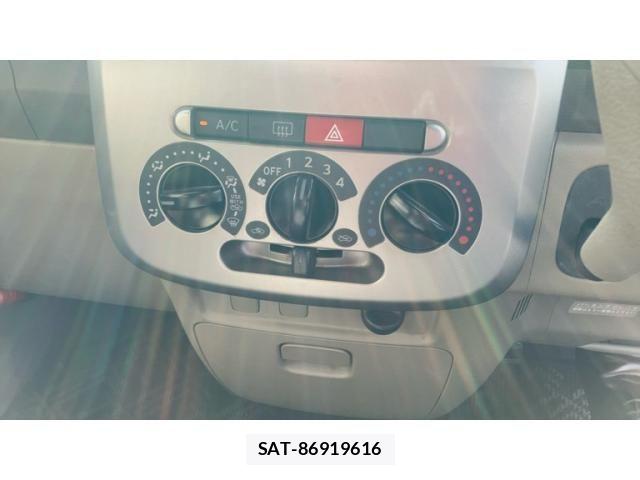 Daihatsu TANTO 2011-05 8831974-8
