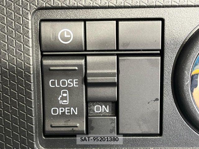 Daihatsu TANTO 2025-04 8831951-4