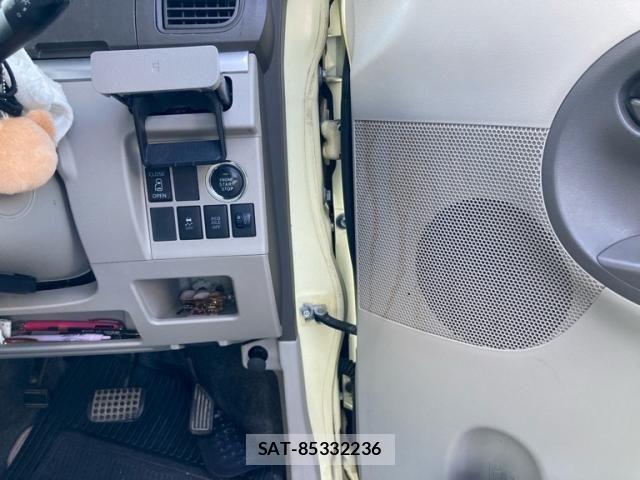 Daihatsu TANTO 2015-07 8850841-11