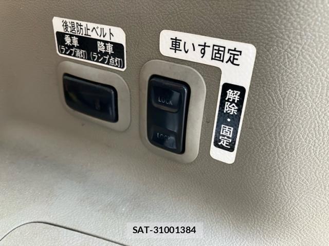Daihatsu TANTO 2009-11 8850839-10