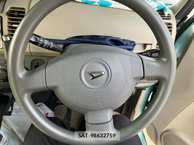 Daihatsu TANTO 2005-09 8849718-9