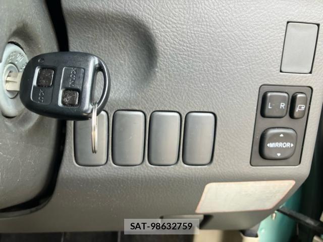 Daihatsu TANTO 2005-09 8849718-13