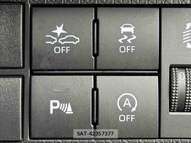 Daihatsu TANTO 2023-08 8850825-3