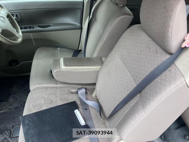 Daihatsu TANTO 2011-08 8850842-7