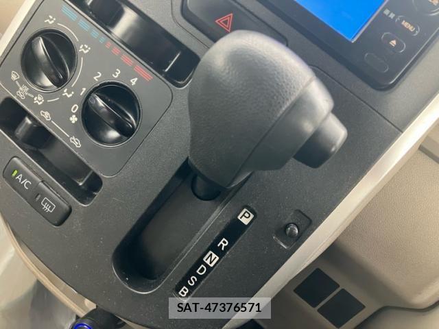 Daihatsu TANTO 2015-09 8882514-22