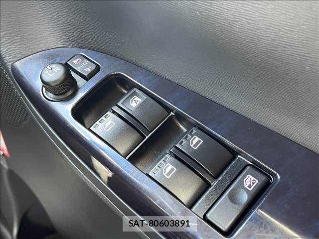 Daihatsu TANTO 2018-03 8882500-23