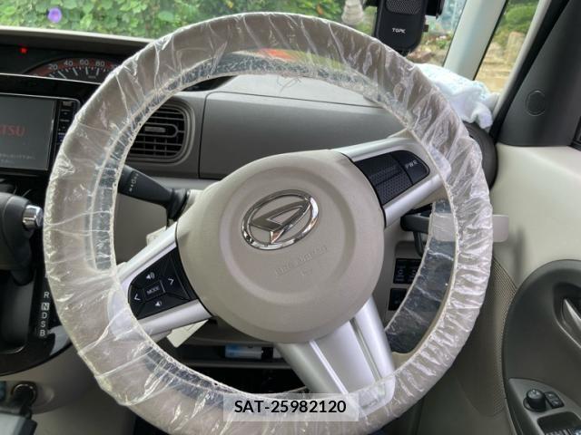 Daihatsu TANTO 2018-04 8884452-16