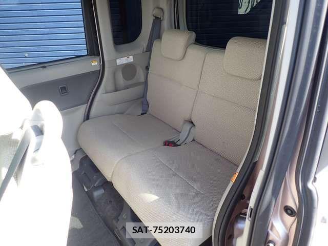 Daihatsu TANTO 2014-01 4111802-8
