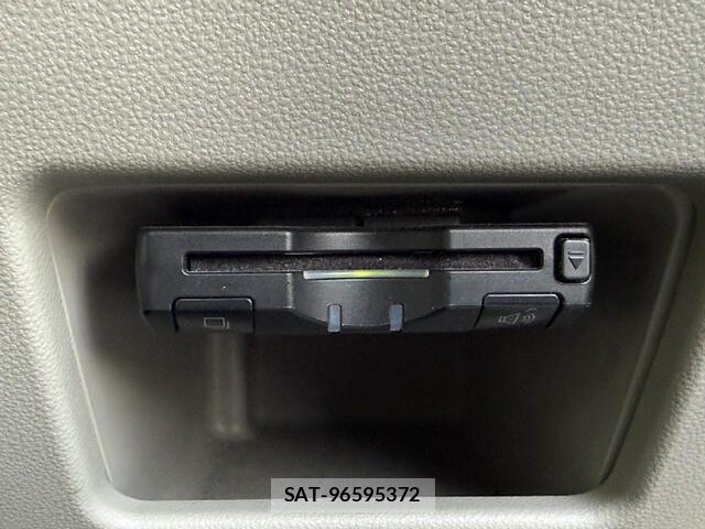 Daihatsu TANTO 2013-12 6020856-9
