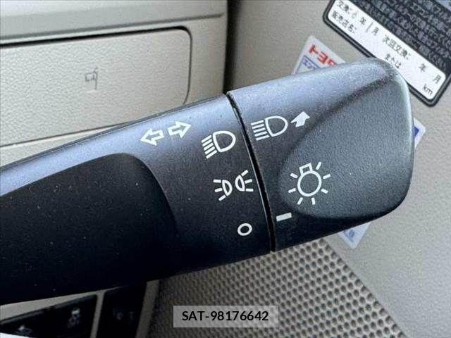 Daihatsu TANTO 2019-02 6998718-23