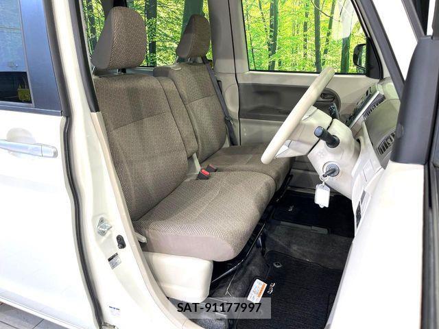 Daihatsu TANTO 2017-07 7252547-8