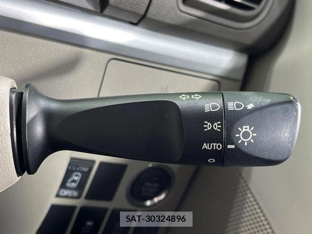 Daihatsu TANTO 2016-02 8102238-6