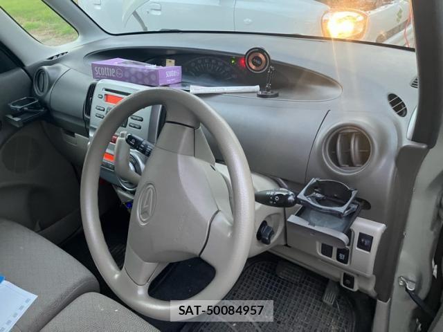 Daihatsu TANTO 2012-06 8232065-12