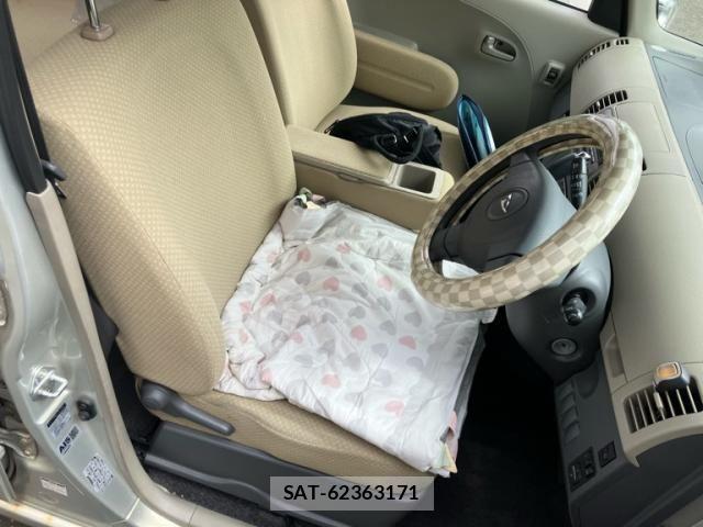 Daihatsu TANTO 2006-01 8232066-18