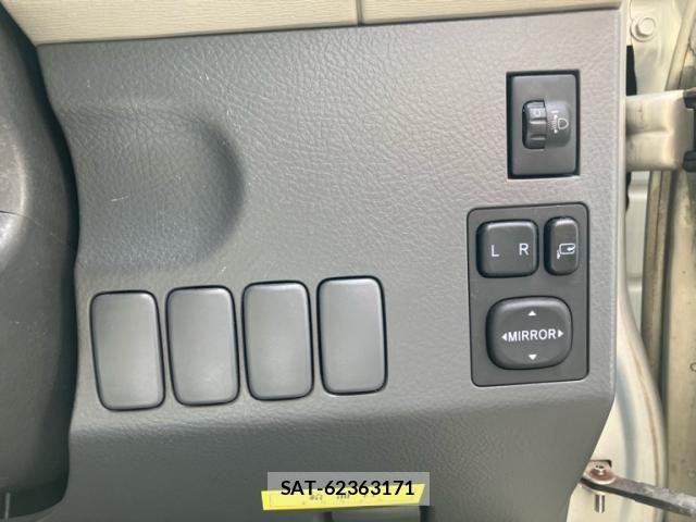 Daihatsu TANTO 2006-01 8232066-19