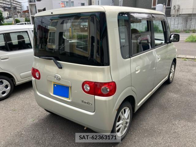 Daihatsu TANTO 2006-01 8232066-8