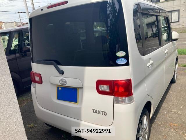 Daihatsu TANTO 2011-08 8246901-6