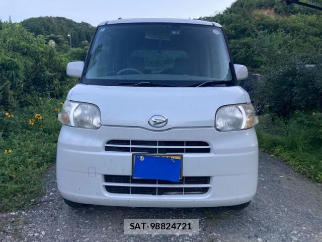Daihatsu TANTO 2012-04 8458601-0