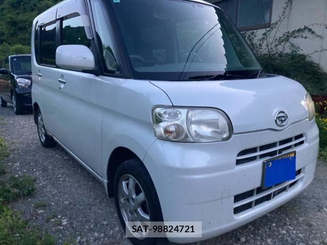 Daihatsu TANTO 2012-04 8458601-2
