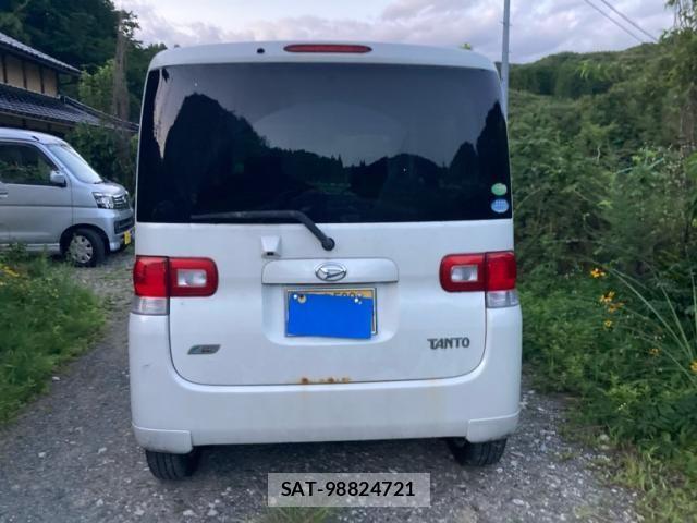 Daihatsu TANTO 2012-04 8458601-5