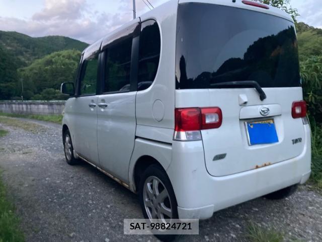 Daihatsu TANTO 2012-04 8458601-6