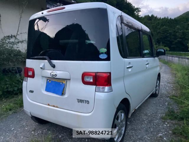 Daihatsu TANTO 2012-04 8458601-7