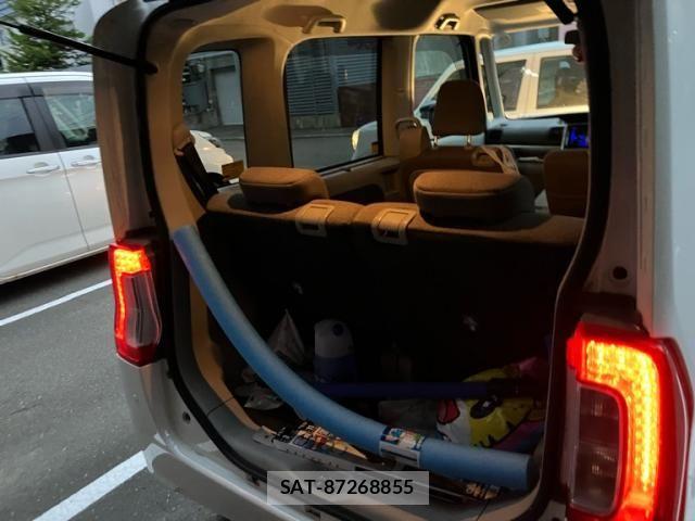 Daihatsu TANTO 2016-11 8746268-17