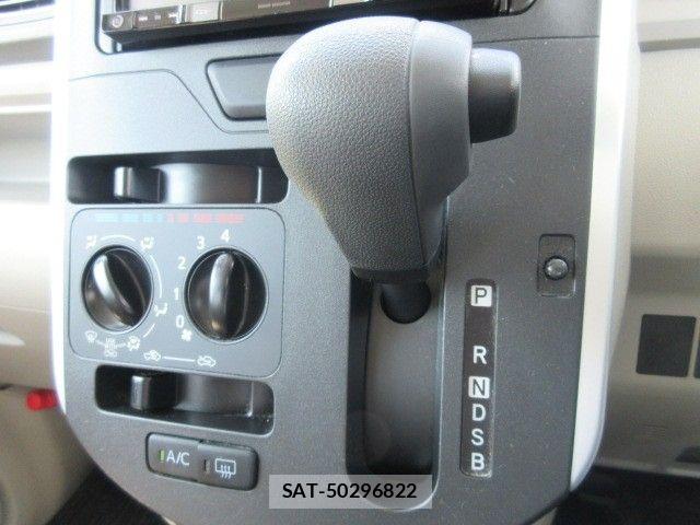 Daihatsu TANTO 2016-02 8744226-18