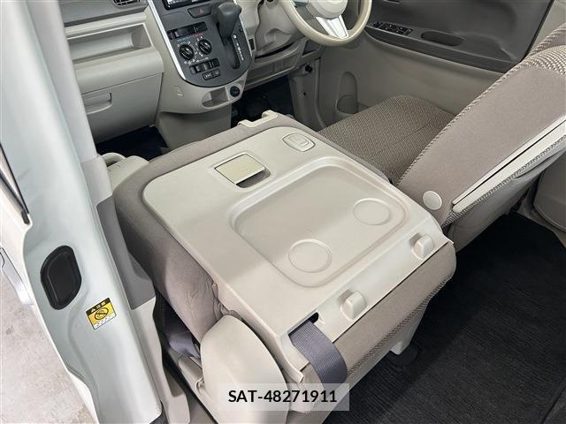 Daihatsu TANTO 2018-04 8797705-25