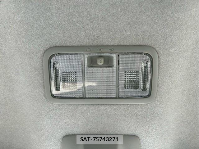 Daihatsu TANTO 2014-11 8872229-28