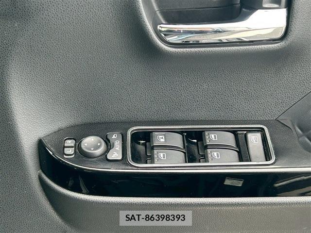 Daihatsu TANTO CUSTOM 2022-07 6247916-23