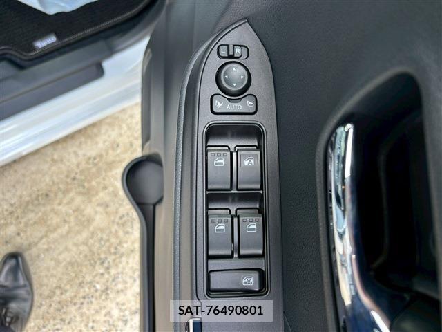Daihatsu TANTO CUSTOM 2025-10 6753527-29