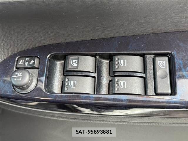 Daihatsu TANTO CUSTOM 2017-06 6753558-28