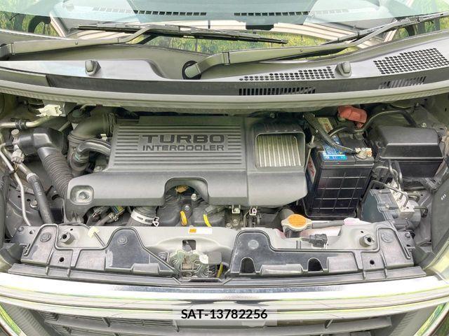Daihatsu TANTO CUSTOM 2018-07 6817594-17