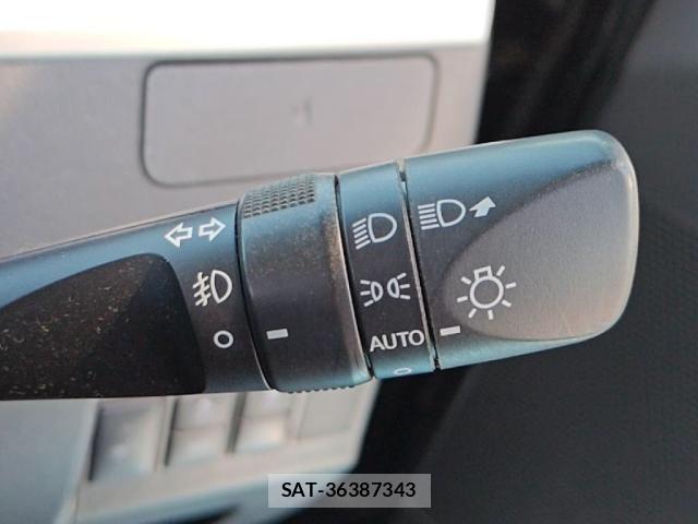 Daihatsu TANTO CUSTOM 2019-03 6817591-13