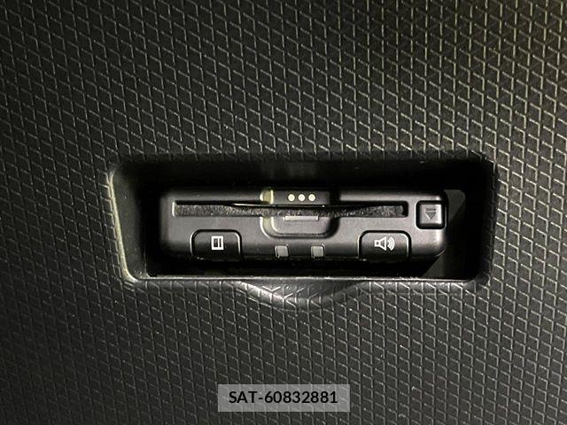 Daihatsu TANTO CUSTOM 2023-08 6817569-7