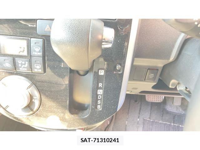 Daihatsu TANTO CUSTOM 2015-06 7225992-17