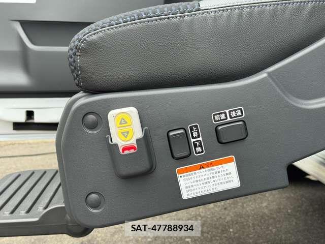 Daihatsu TANTO CUSTOM 2025-08 7226077-5