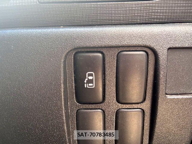 Daihatsu TANTO CUSTOM 2011-01 7225961-11