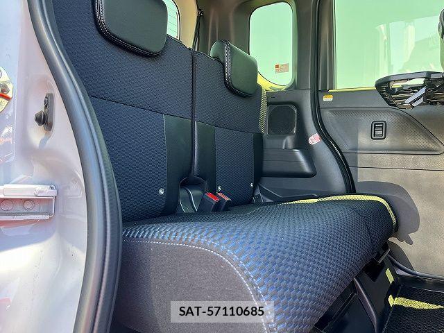 Daihatsu TANTO CUSTOM 2023-04 7226058-9