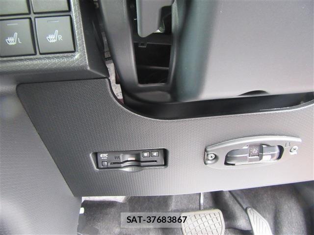Daihatsu TANTO CUSTOM 2025-05 7330568-6