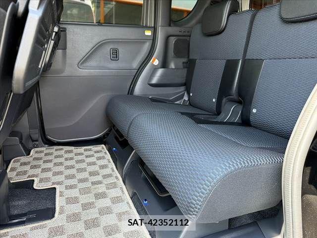 Daihatsu TANTO CUSTOM 2023-08 7458342-18