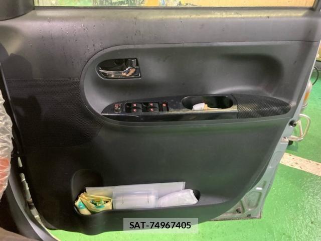 Daihatsu TANTO CUSTOM 2017-03 7503221-24