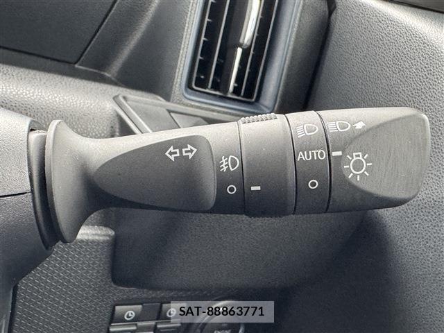 Daihatsu TANTO CUSTOM 2023-03 7879920-21