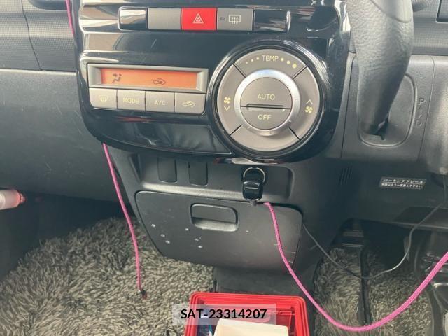 Daihatsu TANTO CUSTOM 2010-11 7981341-21